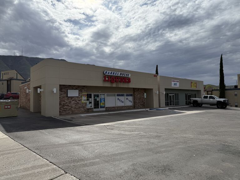 4854-4858 N Mesa St